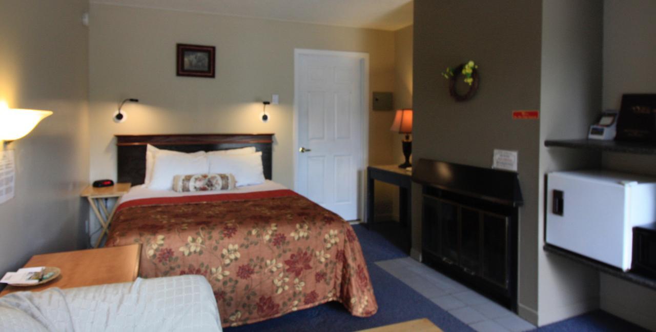 Motel Le Jolibourg Saint-Sauveur Ngoại thất bức ảnh