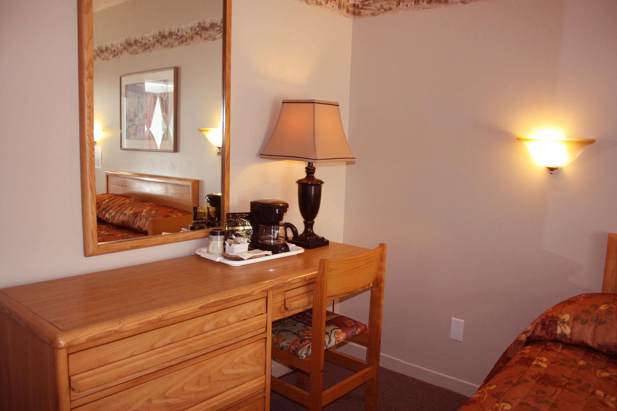 Motel Le Jolibourg Saint-Sauveur Ngoại thất bức ảnh